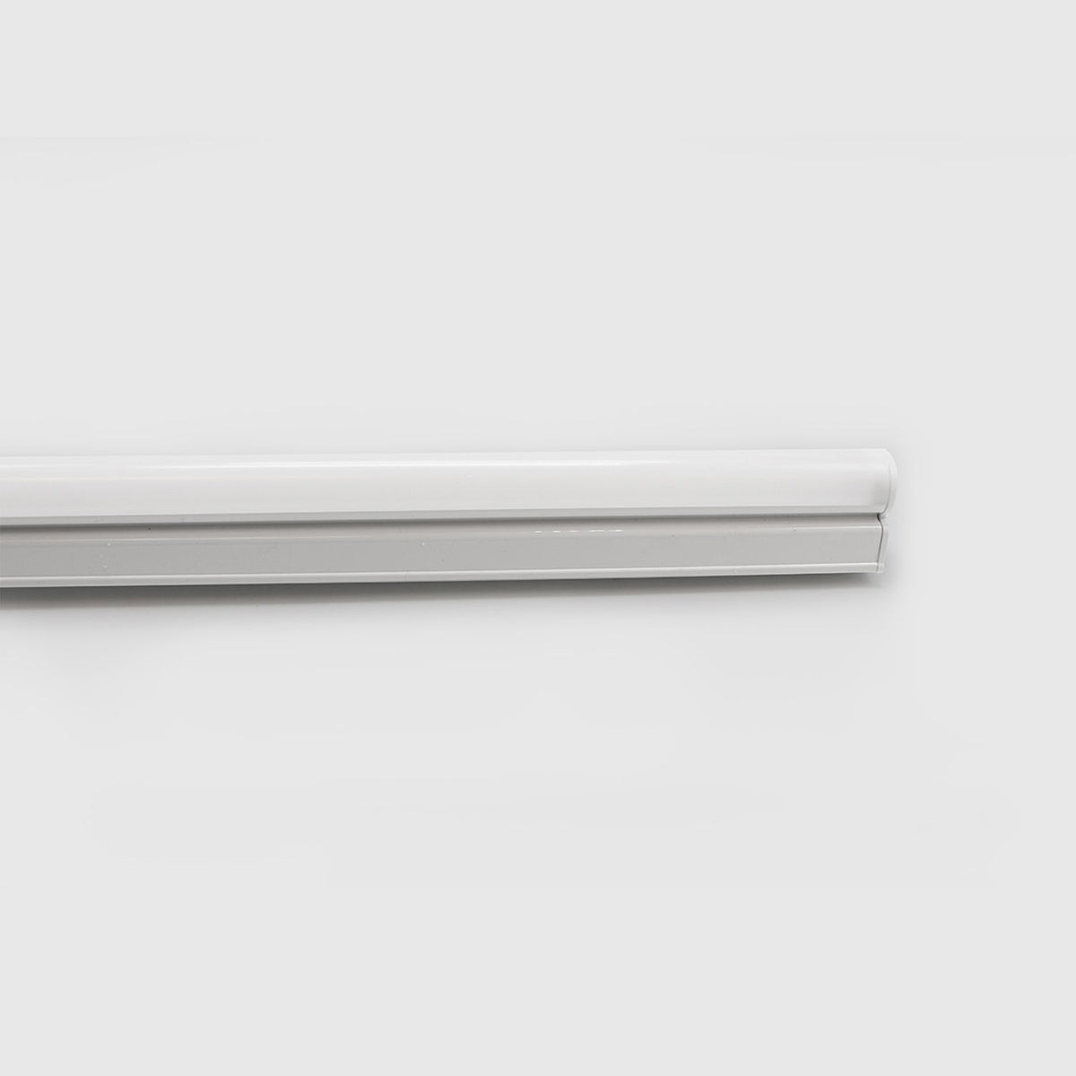 Luminaria LED T5 Con Interruptor De 12 W - 35634 - imagen 3